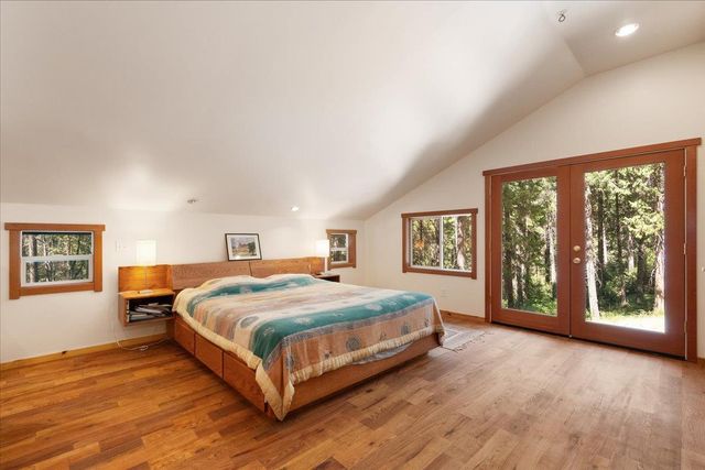 17607 Hooker Oak Rd, Nevada City, CA 95959
