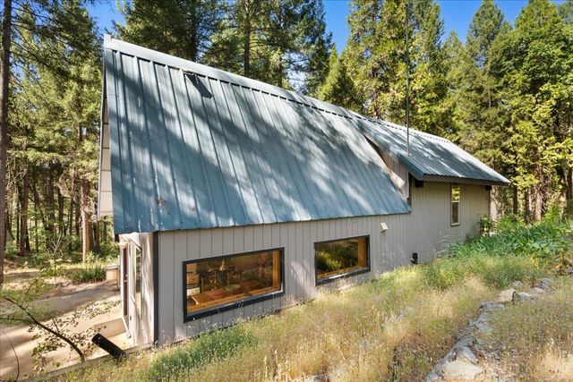 17607 Hooker Oak Rd, Nevada City, CA 95959