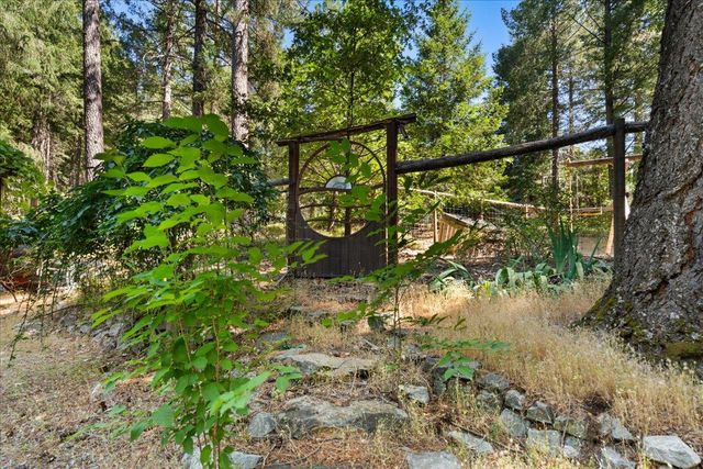 17607 Hooker Oak Rd, Nevada City, CA 95959