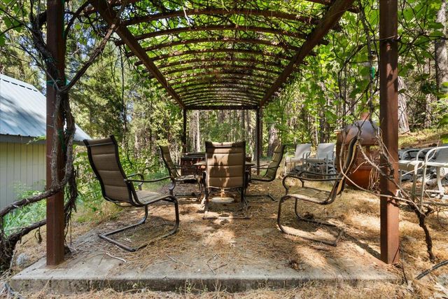 17607 Hooker Oak Rd, Nevada City, CA 95959