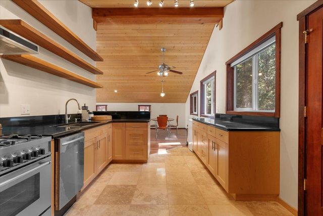 17607 Hooker Oak Rd, Nevada City, CA 95959