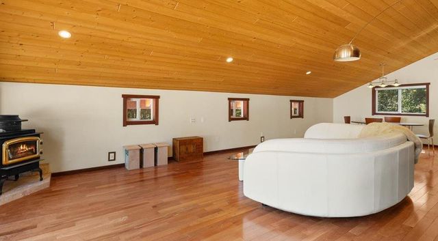 17607 Hooker Oak Rd, Nevada City, CA 95959
