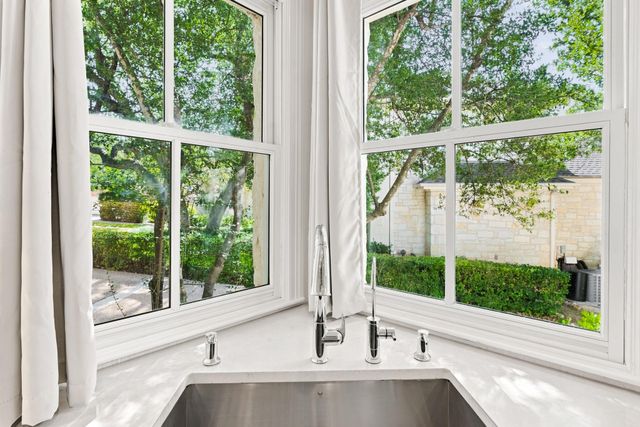2900 Meandering River CT, Austin, TX 78746