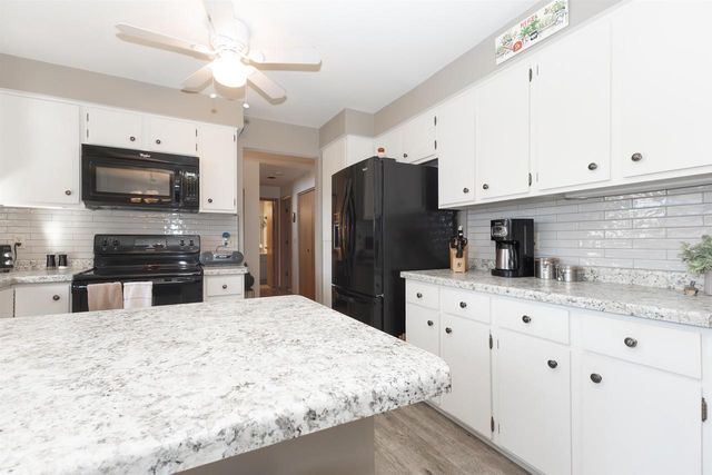 841 E WINDFIELD PLACE, Appleton, WI 54911