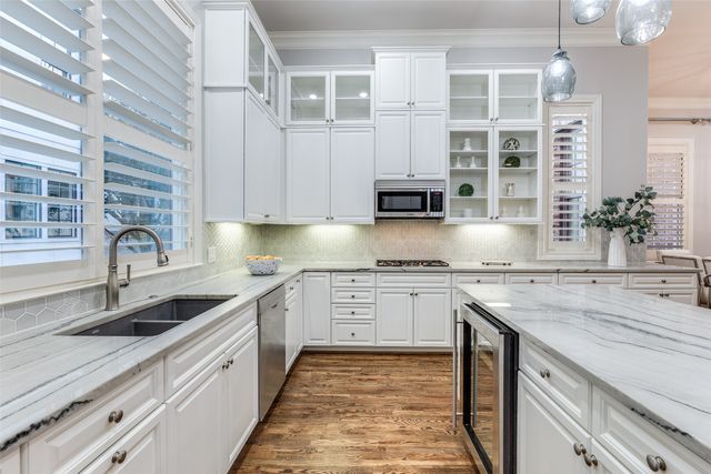 2141 Helsminster Drive, Dallas, TX 75201