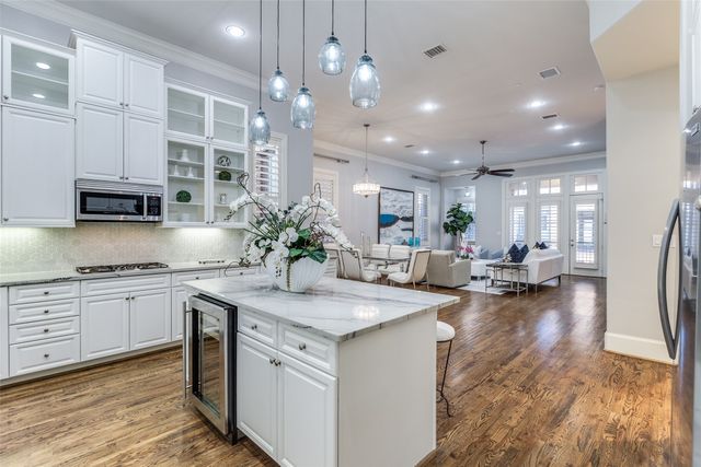 2141 Helsminster Drive, Dallas, TX 75201