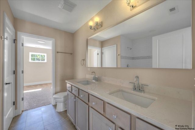 417 Haber Road 6, Cary, IL 60013