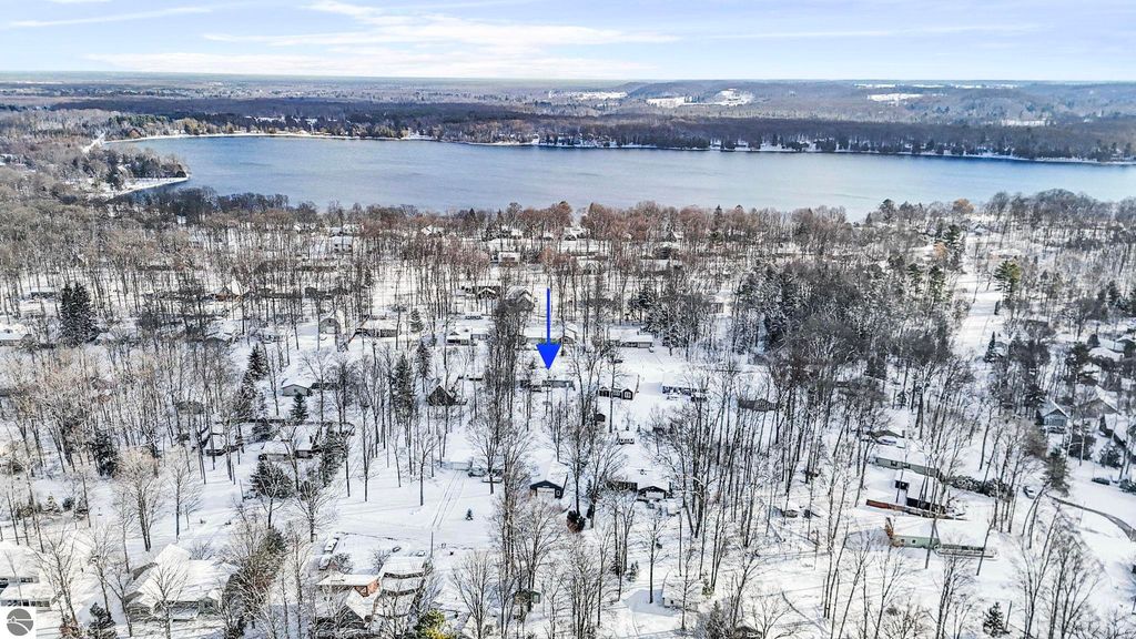 Image 43 of property listing at 4046 White Birch Drive, Grawn, MI 49637