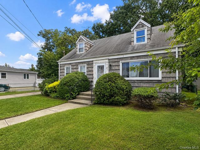 471 Eureka Avenue, Elmont, NY 11003