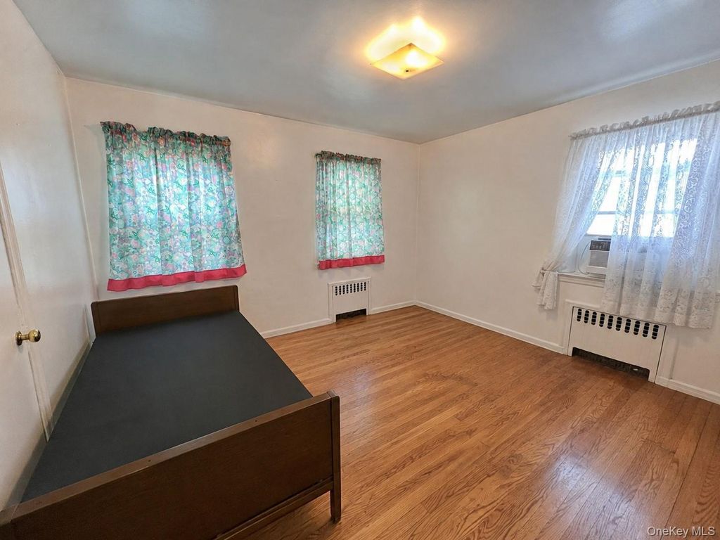 471 Eureka Avenue, Elmont, NY 11003 — photo 5
