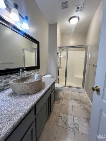 3205 Petite Sirah Street, Bakersfield, CA 93306