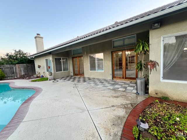 3205 Petite Sirah Street, Bakersfield, CA 93306