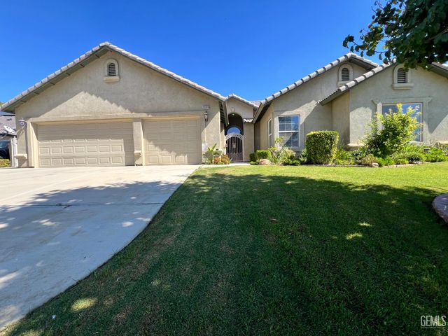 3205 Petite Sirah Street, Bakersfield, CA 93306