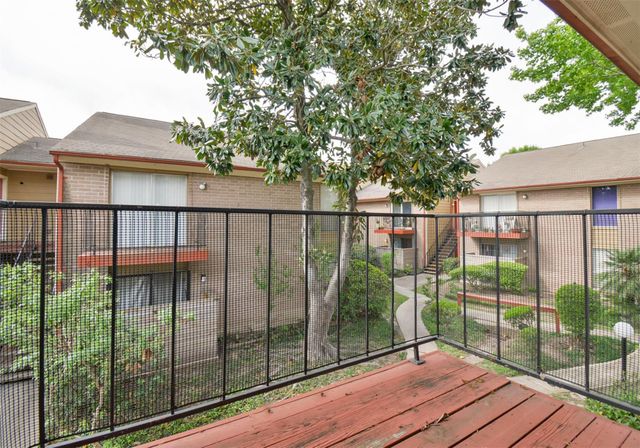 12955 Woodforest Bl 76, Houston, TX 77015