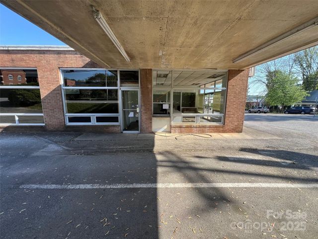 166 N Logan Street, Marion, NC 28752