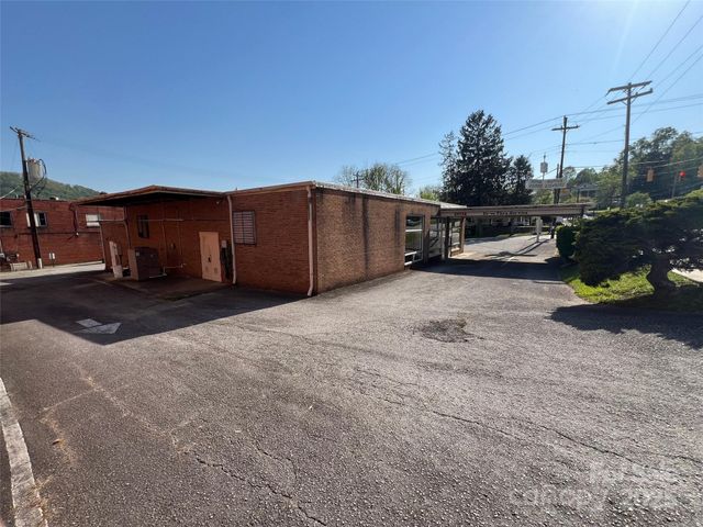 166 N Logan Street, Marion, NC 28752