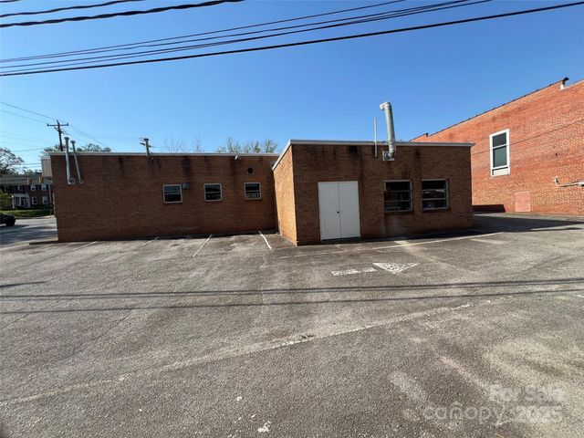 166 N Logan Street, Marion, NC 28752