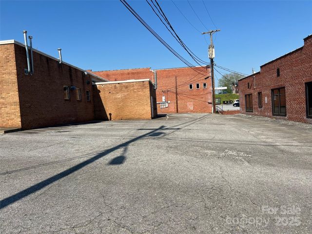 166 N Logan Street, Marion, NC 28752