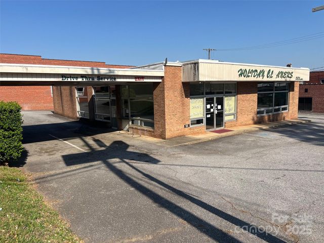 166 N Logan Street, Marion, NC 28752