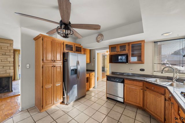 1033 W Ohio Street, Glenwood, IL 60425