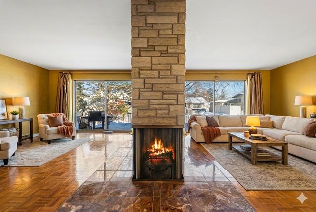 1033 W Ohio Street, Glenwood, IL 60425