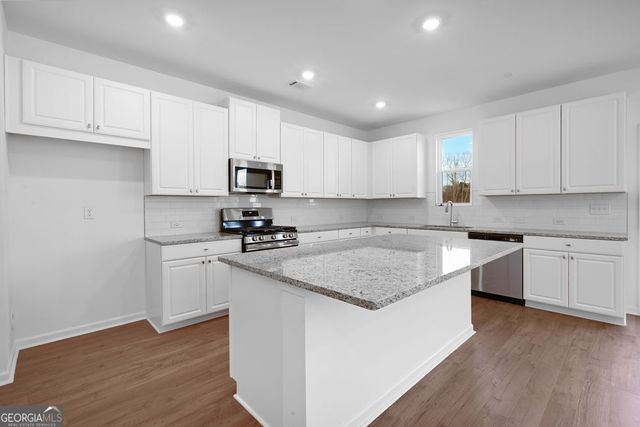 4013 Laurant Path, Flowery Branch, GA 30542