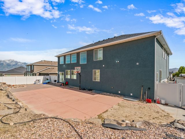 4130 W SHINNEROCK DR, South Jordan, UT 84009