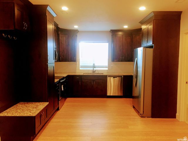 4130 W SHINNEROCK DR, South Jordan, UT 84009