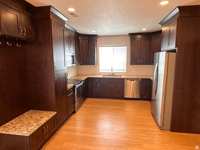 4130 W SHINNEROCK DR, South Jordan, UT 84009