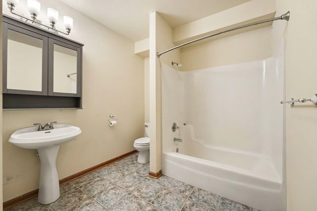 8647 Magnolia Street, St. John, IN 46373