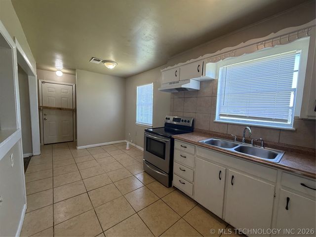 6313 N Main Street, Tulsa, OK 74126