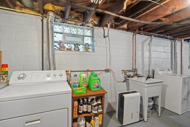 2008 Case AVENUE, Racine, WI 53403