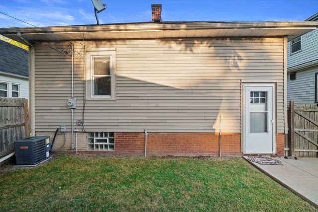 2008 Case AVENUE, Racine, WI 53403