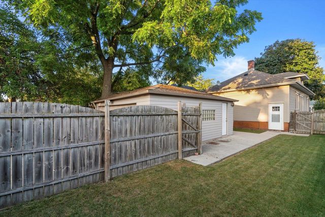 2008 Case AVENUE, Racine, WI 53403
