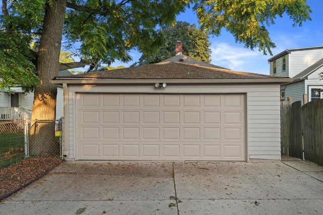 2008 Case AVENUE, Racine, WI 53403