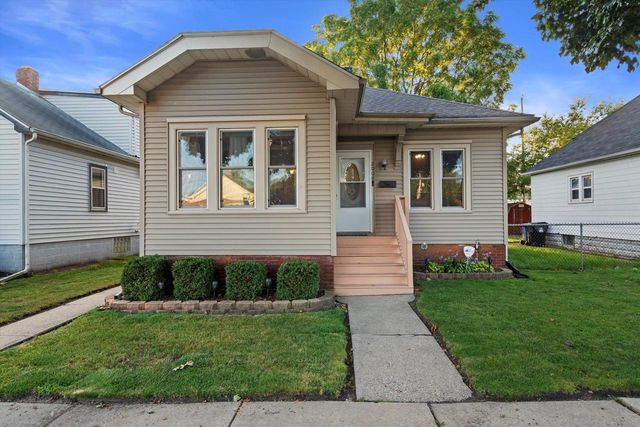 2008 Case AVENUE, Racine, WI 53403