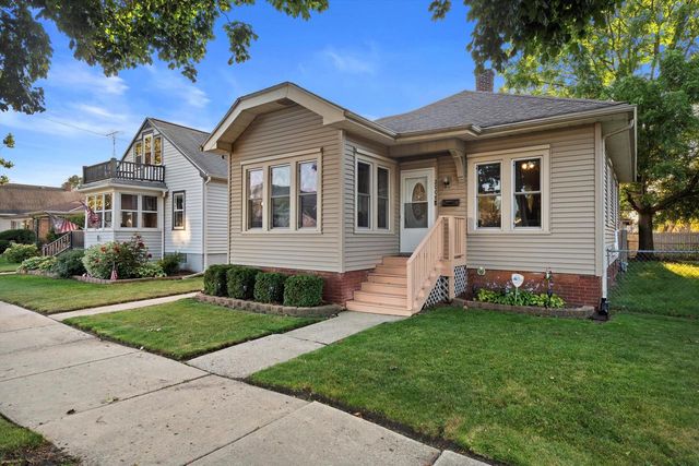 2008 Case AVENUE, Racine, WI 53403