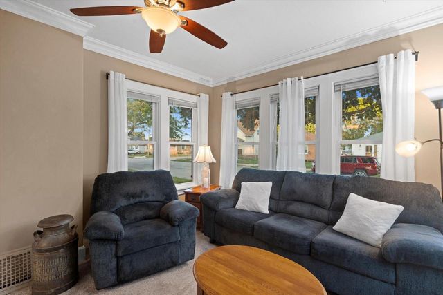 2008 Case AVENUE, Racine, WI 53403