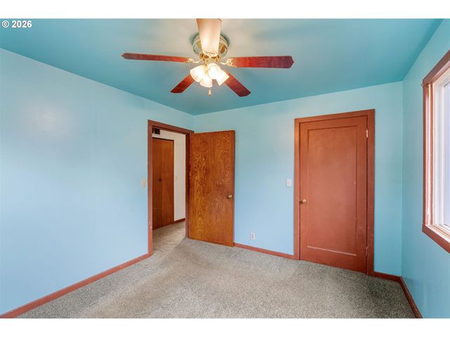 3400 Bradley Dr, Hood River, OR 97031