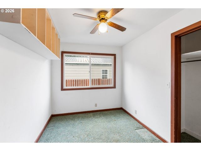 3400 Bradley Dr, Hood River, OR 97031