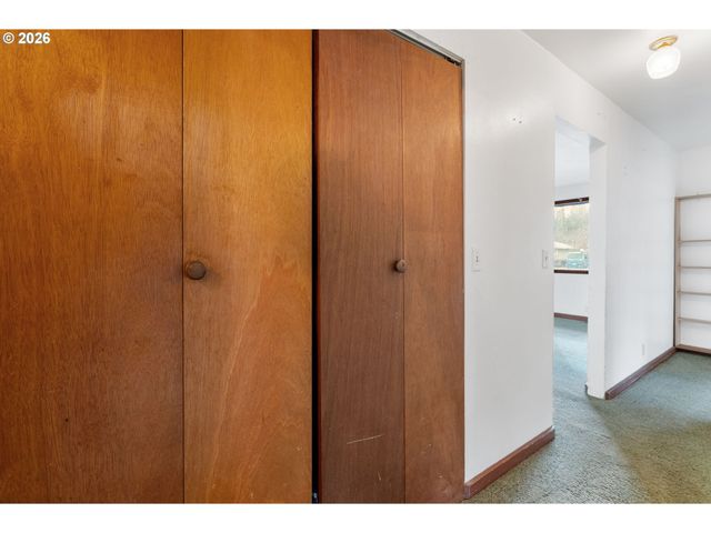 3400 Bradley Dr, Hood River, OR 97031