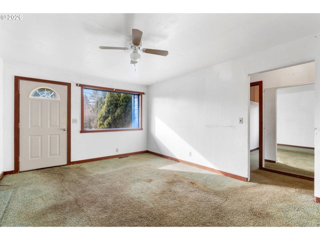 3400 Bradley Dr, Hood River, OR 97031