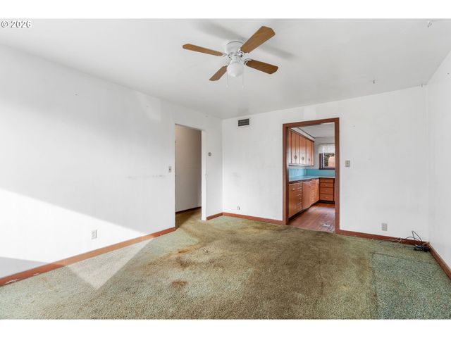 3400 Bradley Dr, Hood River, OR 97031