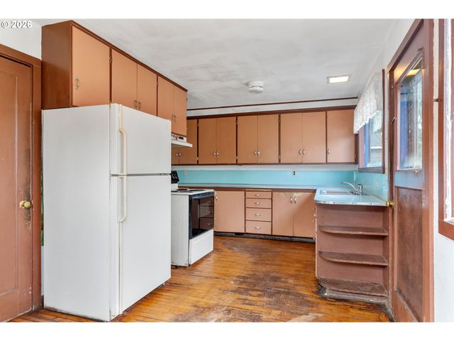 3400 Bradley Dr, Hood River, OR 97031