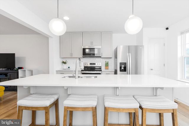 18 NEEDLE CT, Bunker Hill, WV 25413