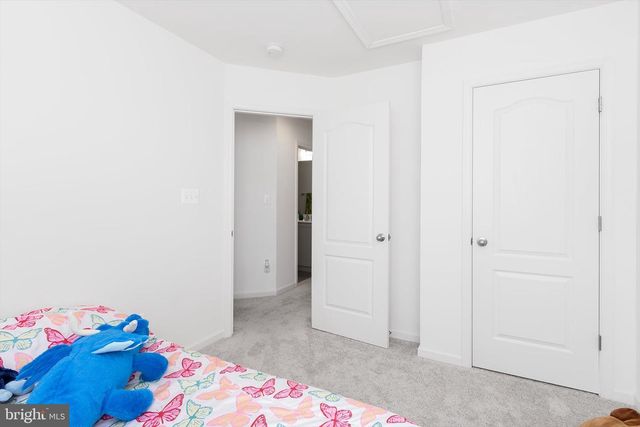 18 NEEDLE CT, Bunker Hill, WV 25413