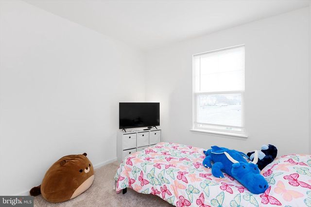 18 NEEDLE CT, Bunker Hill, WV 25413