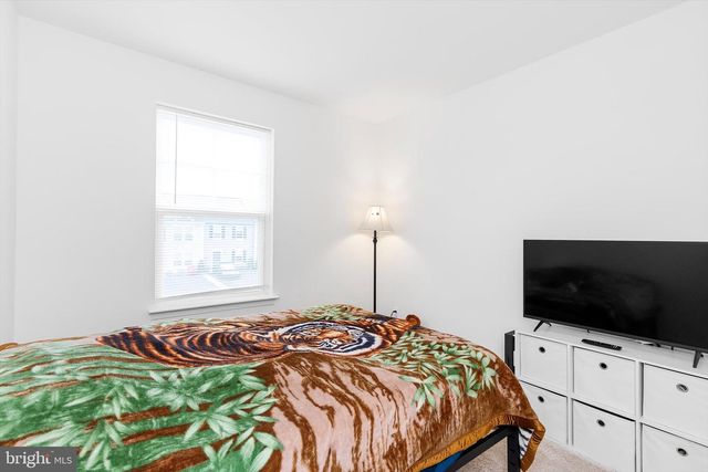 18 NEEDLE CT, Bunker Hill, WV 25413