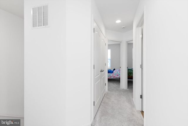 18 NEEDLE CT, Bunker Hill, WV 25413