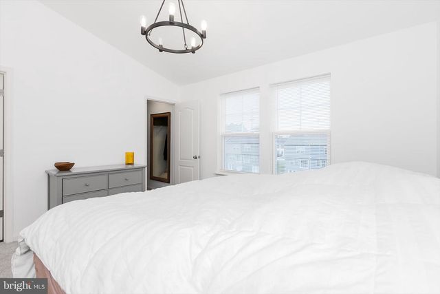 18 NEEDLE CT, Bunker Hill, WV 25413